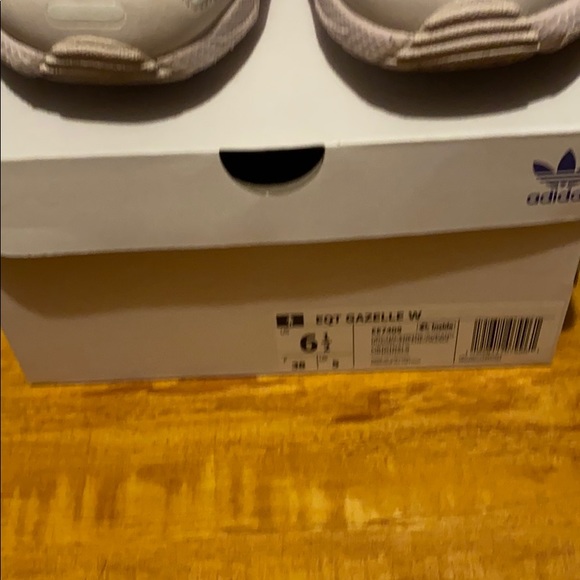 ADIDAS - Picture 3 of 6